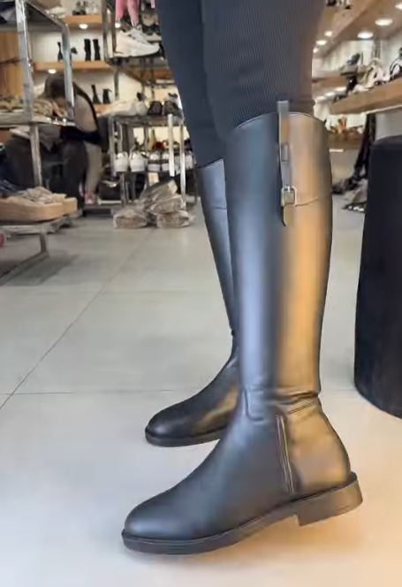 Women's Zippered Leather Boots