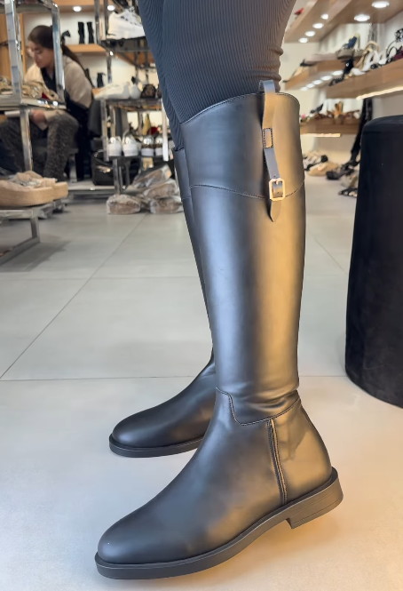 Women's Zippered Leather Boots