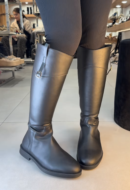Women's Zippered Leather Boots