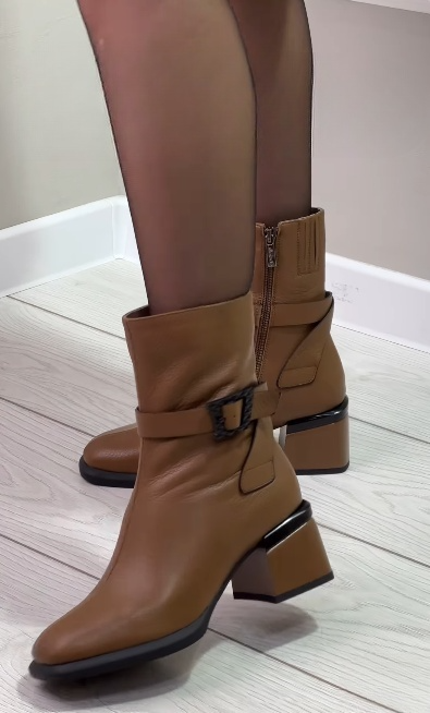 Women's Soft Leather Square Heel Zipper Boots