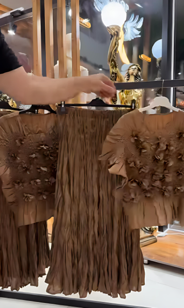 3D Flower Pleated Skirt Suit