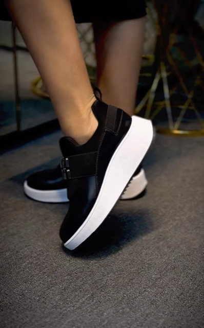 Women's thick-soled comfortable shoes