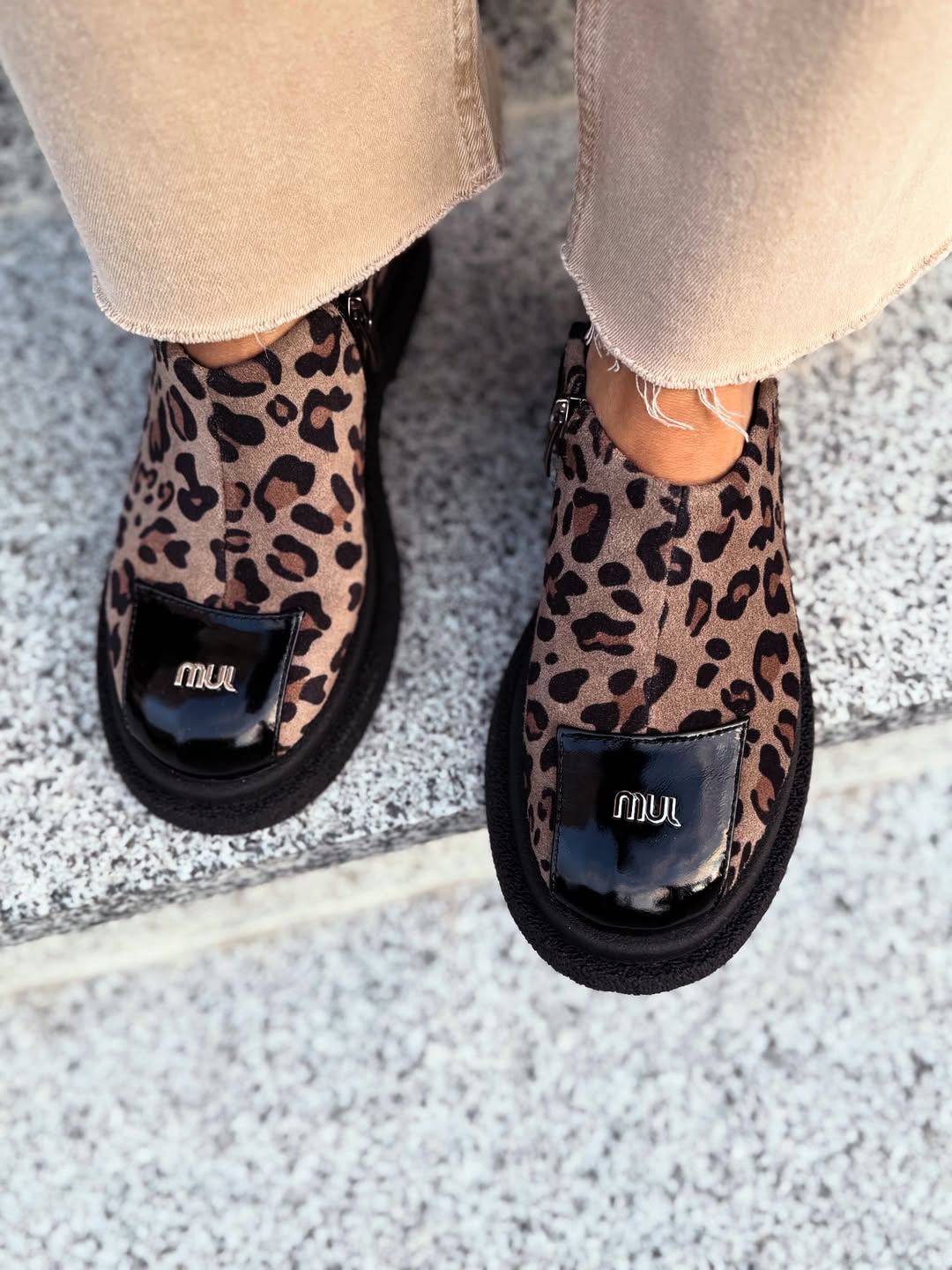 Women's Suede Zip-Up Slip-On Shoes