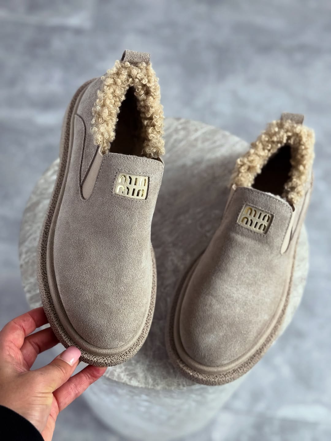 Women's comfortable fleece slip-on shoes