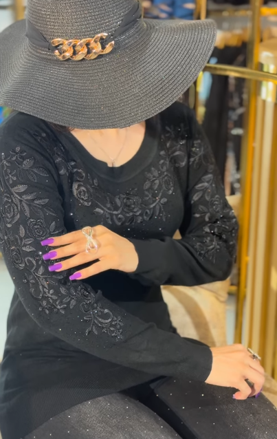 Women's Flower Embroidery Rhinestone Sweater