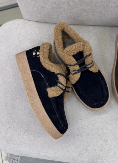 Women's Fleece-Lined Slip-On Shoes