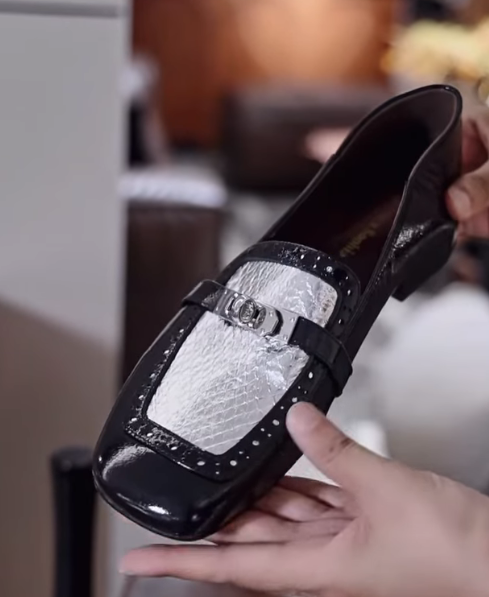 Women's soft leather flats