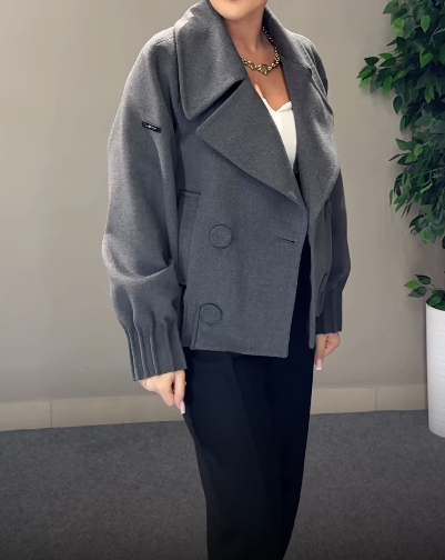 Women's short woolen coat