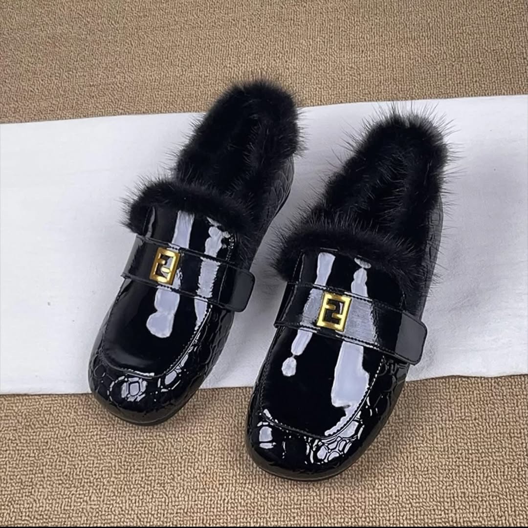 Women's Shiny Leather Shoes with Fuzzy Lining