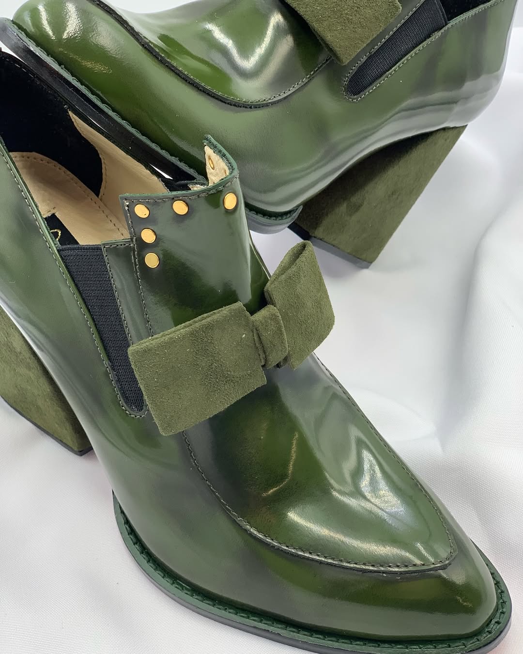 Women's bow leather high heels