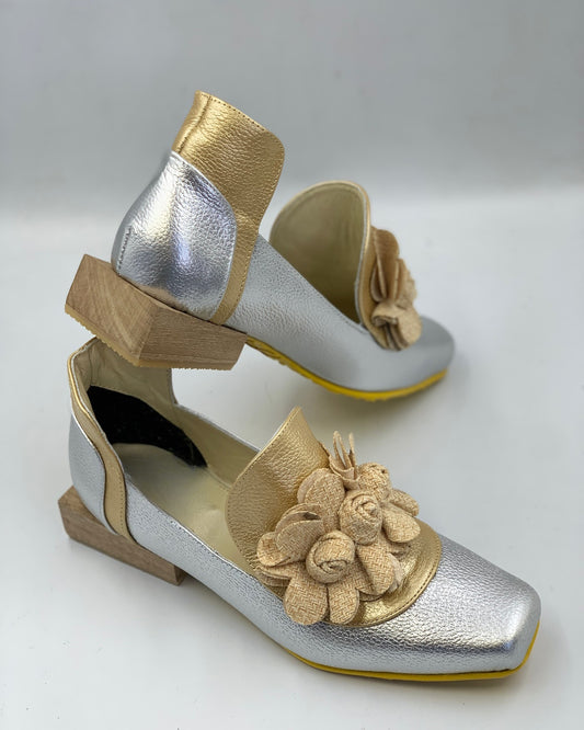 3D flower square heel shoes