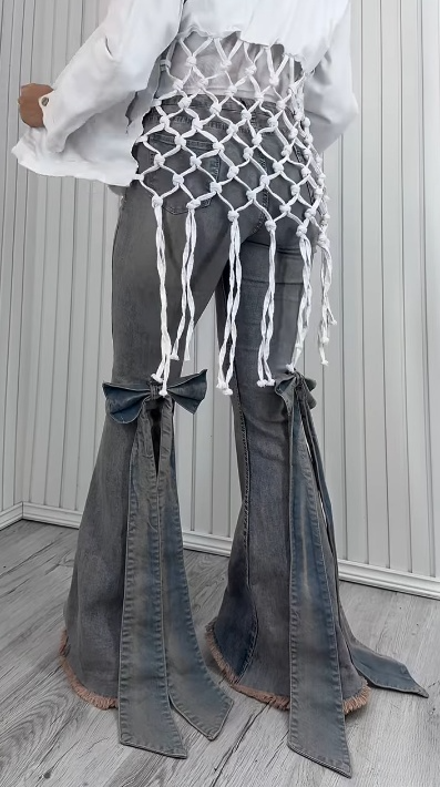 3D Bow Stretch Flared Jeans