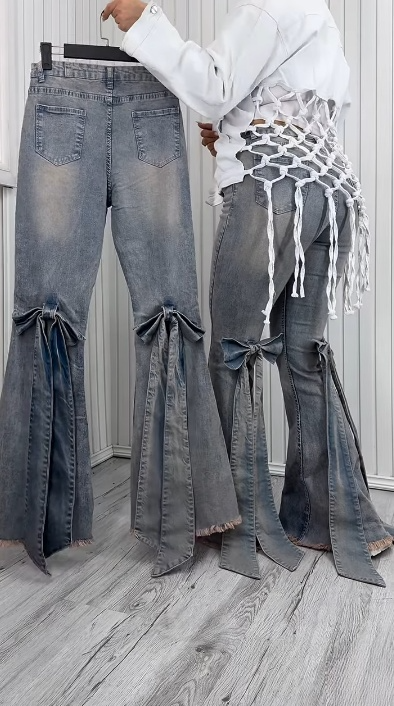 3D Bow Stretch Flared Jeans