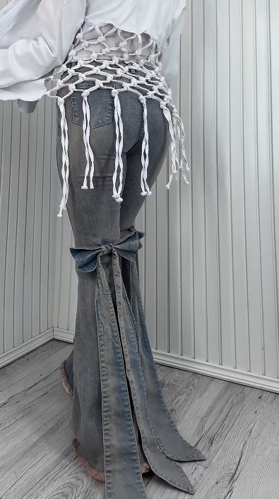3D Bow Stretch Flared Jeans