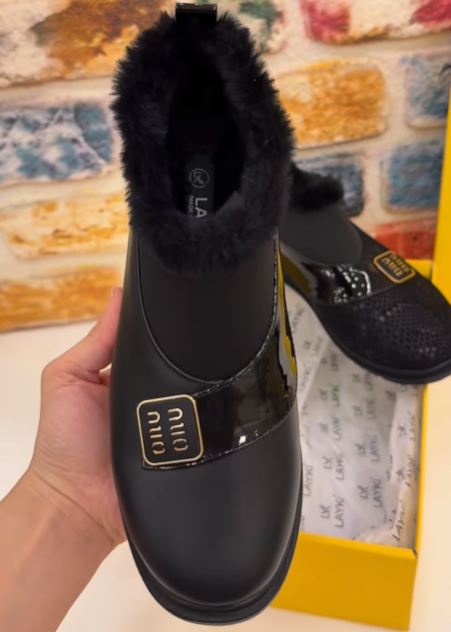 Women's Leather Ankle Boots with Plush Lining