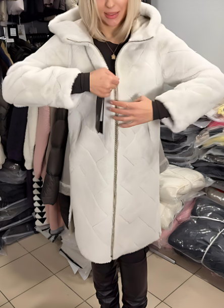 Women's warm and comfortable hooded coat