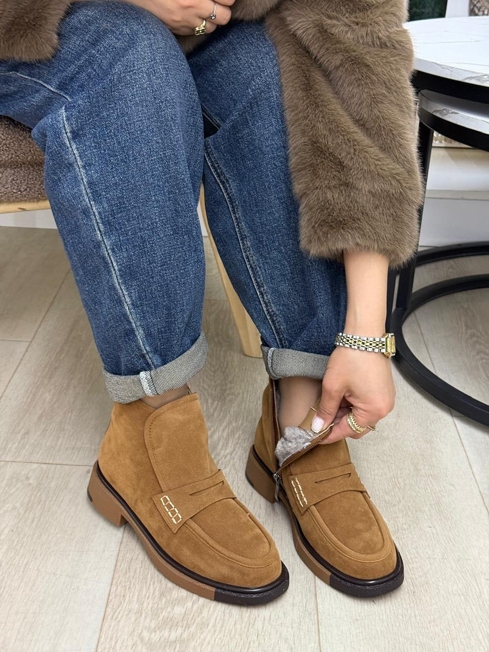 Women's suede zippered ankle boots