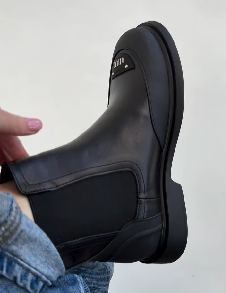 Black leather comfortable ankle boots