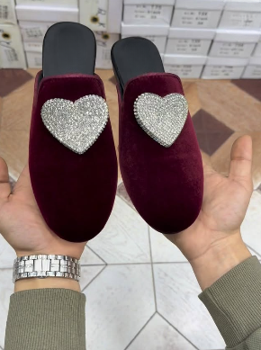 Heart Sparkling Rhinestone Slippers