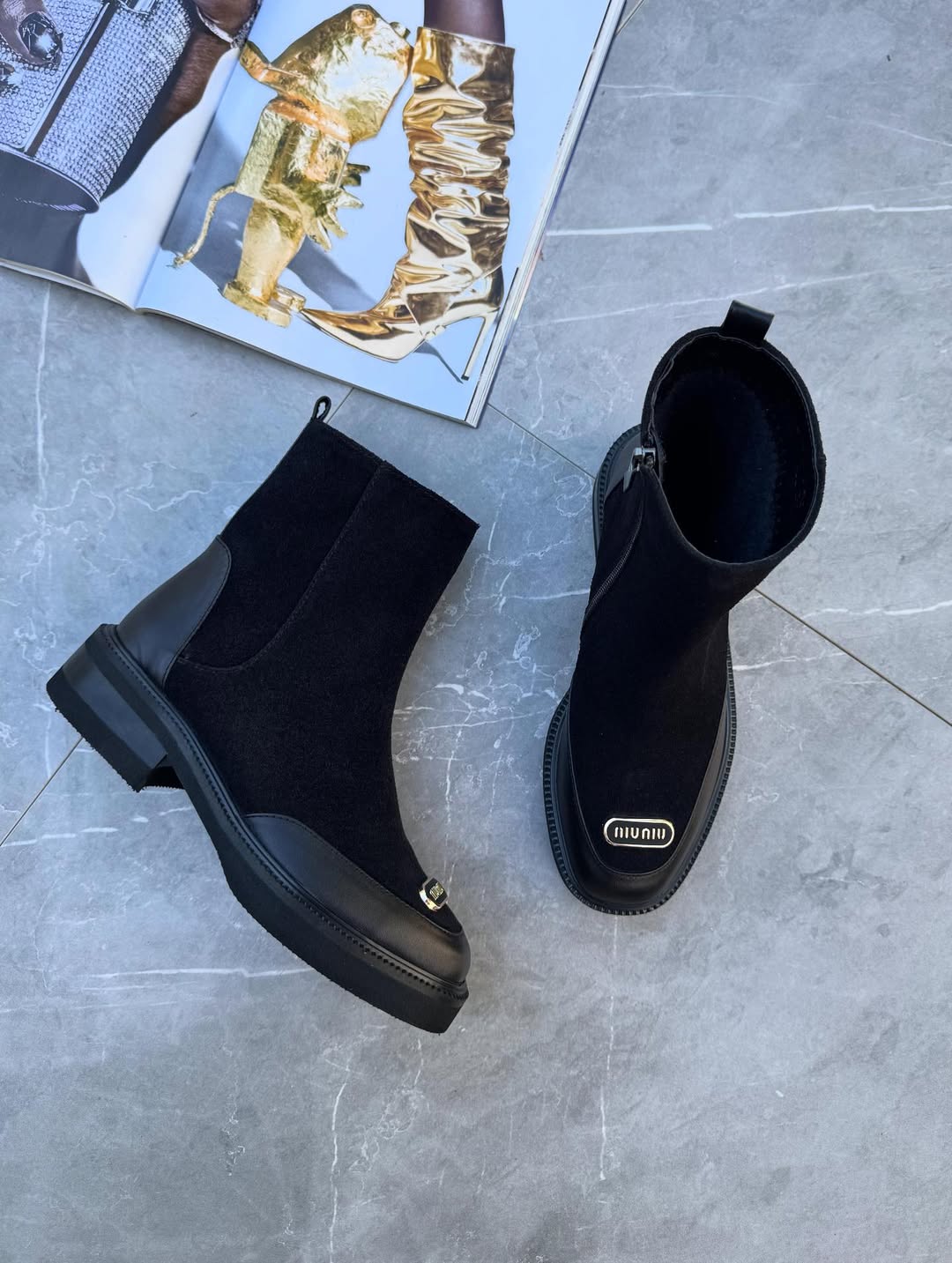 Women's suede zippered ankle boots