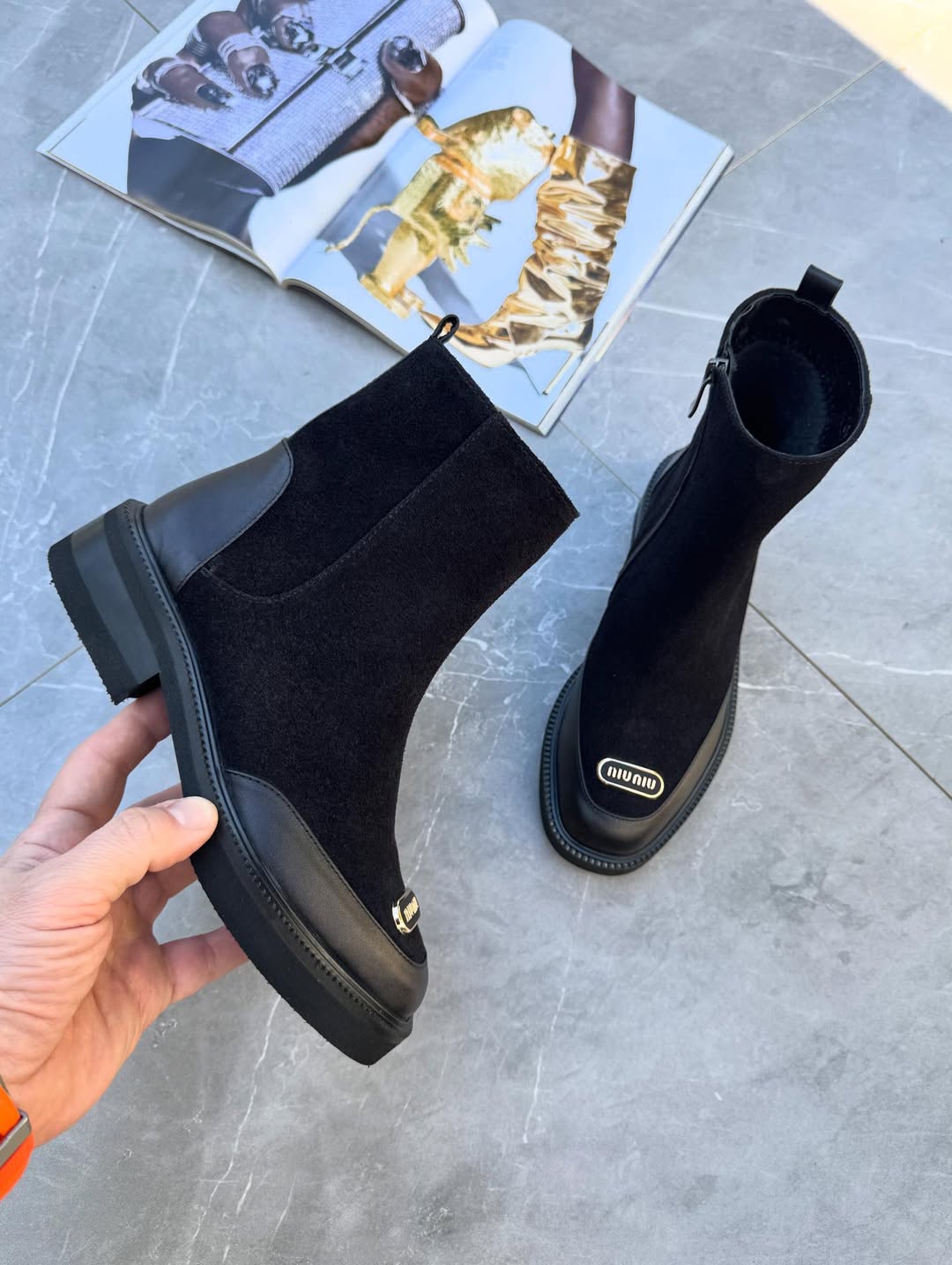 Women's suede zippered ankle boots