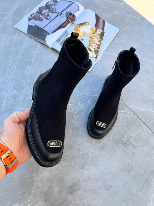 Women's suede zippered ankle boots