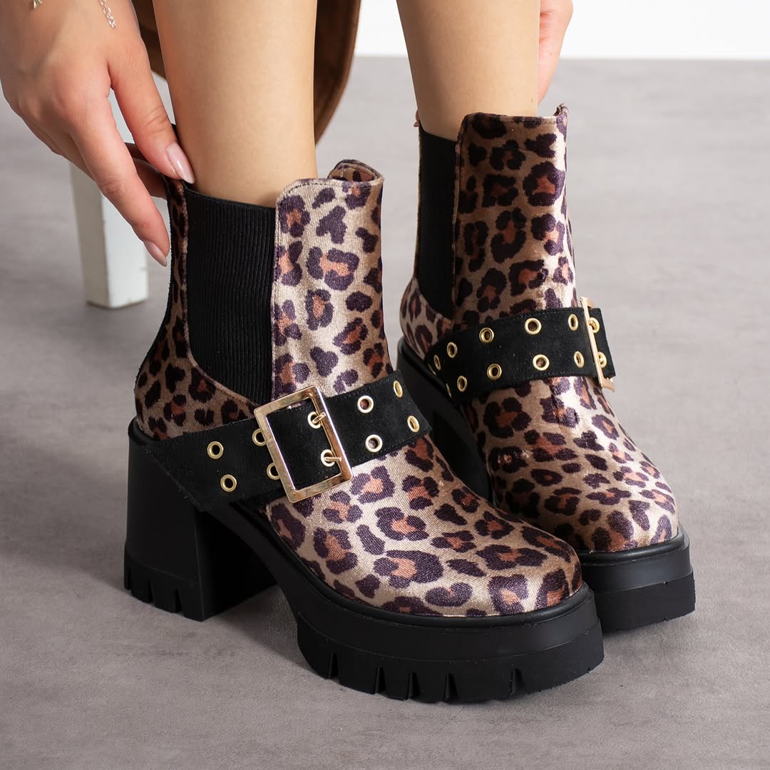 Women's high-heeled boots with side buckles