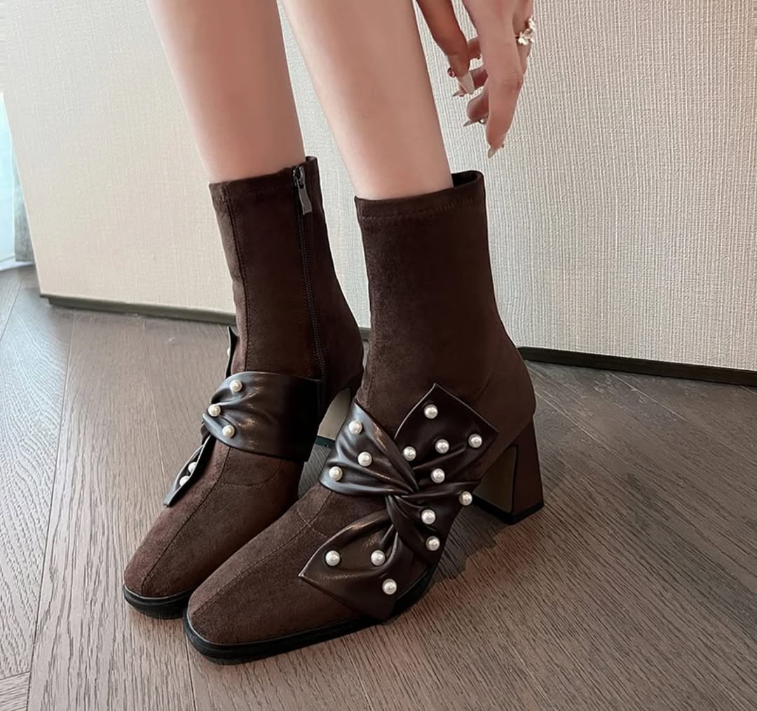 Bow suede high-heeled boots