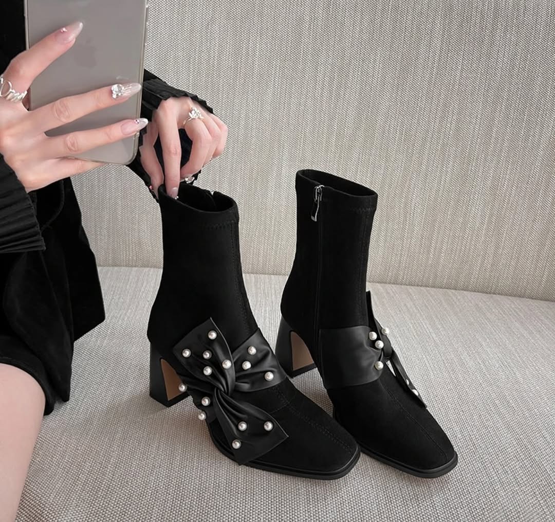 Bow suede high-heeled boots