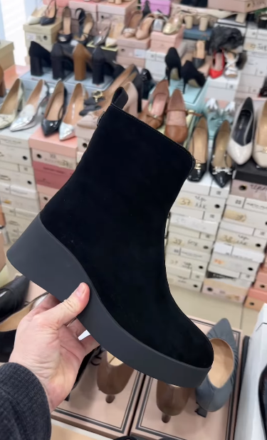 Women's suede fleece-lined platform boots