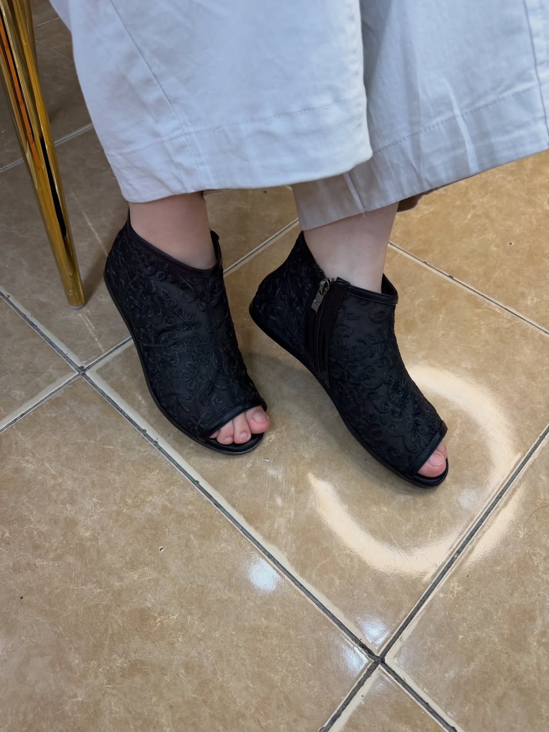 Women's Lace Side Zipper Sandals