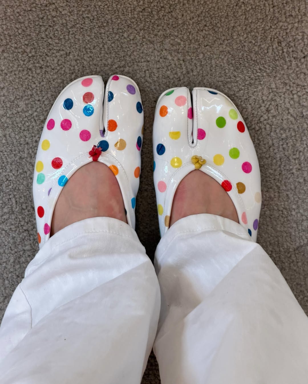 Colorful polka dot split-toe shoes
