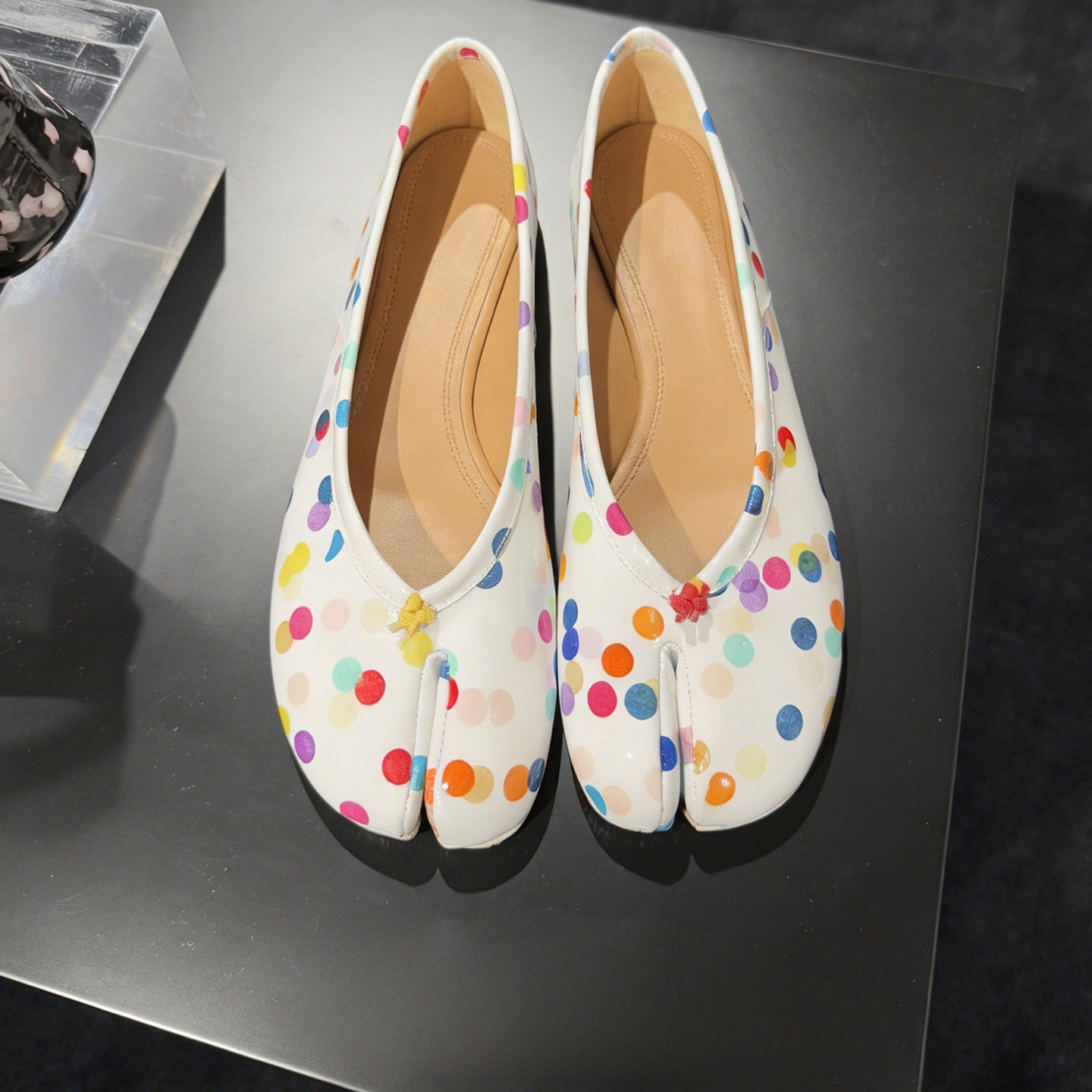Colorful polka dot split-toe shoes