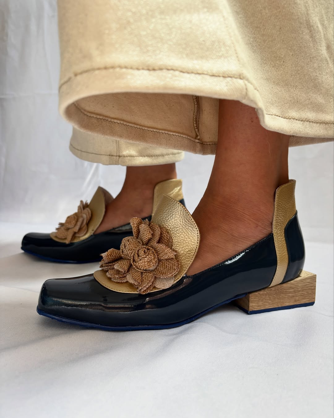 Women's Sculpted Flower Accent Shoes