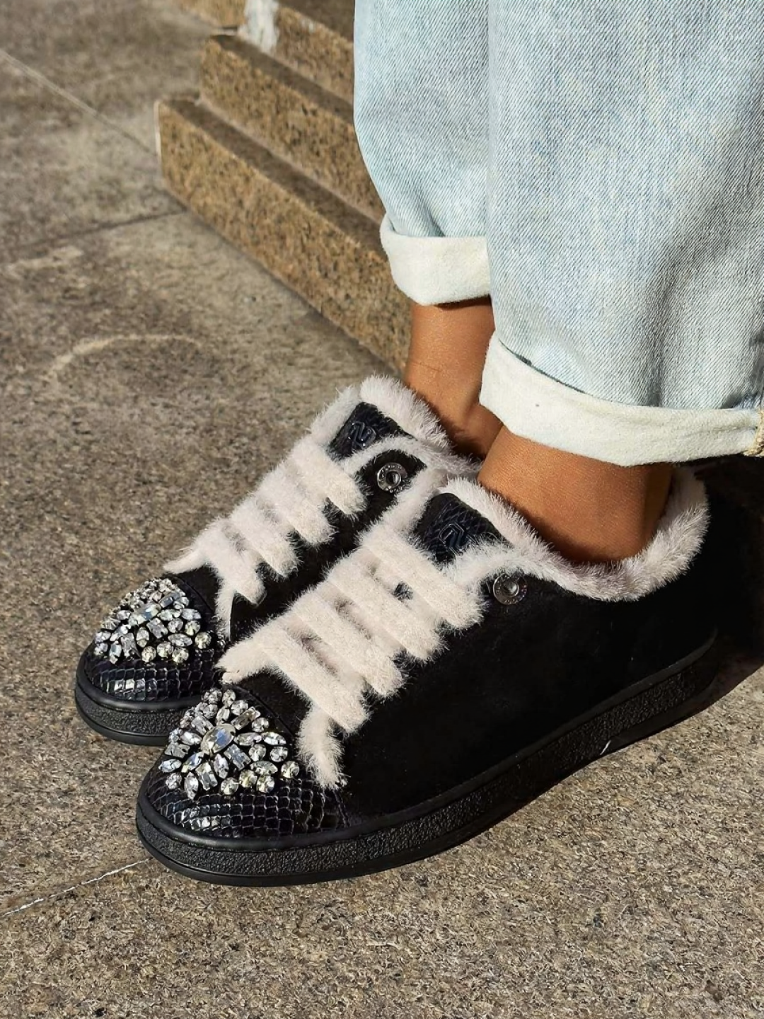 Women's rhinestone slip-on casual shoes